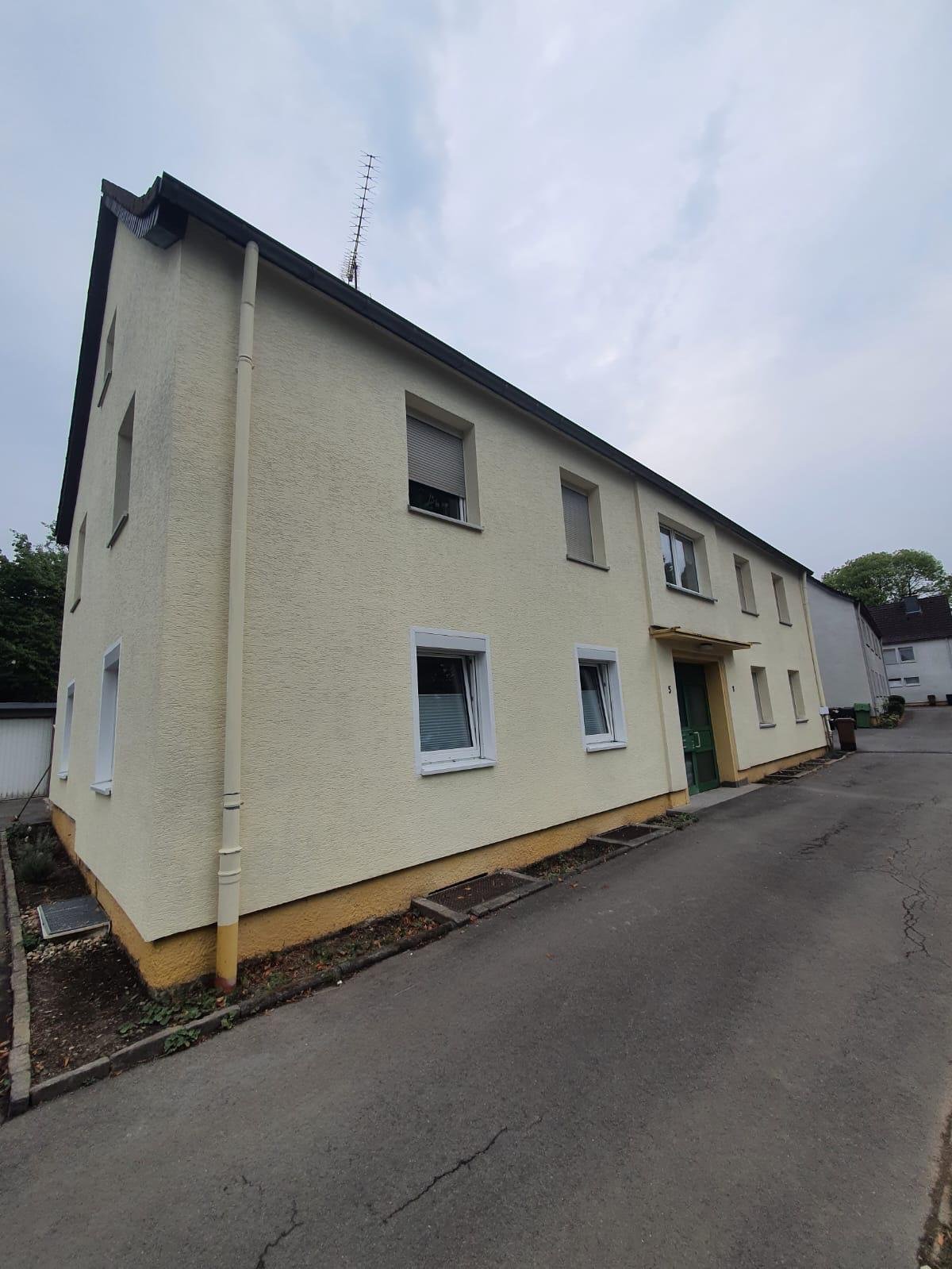 Mehrfamilienhaus mit vier Wohneinheiten in Wipperfürth, Straßenansicht